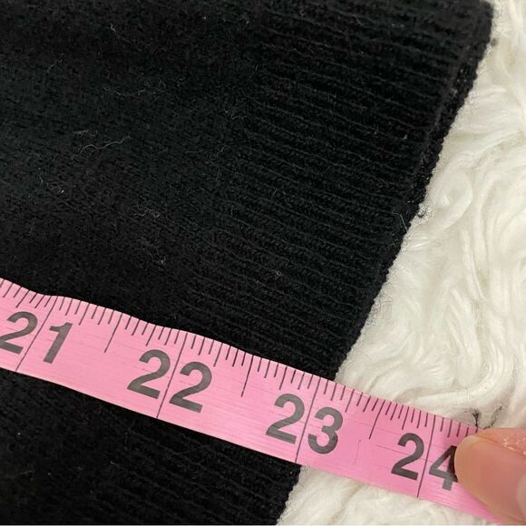 SANDRO
Black Knit Lambswool,Cashmere blend Sweater embroidered sleeves sz 2 - Picture 9 of 10